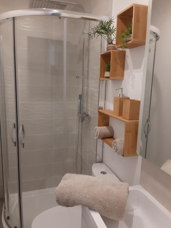La Casita Serignanaise - Apt T2 - Clim - Jardin Bed and Breakfast Buitenkant foto