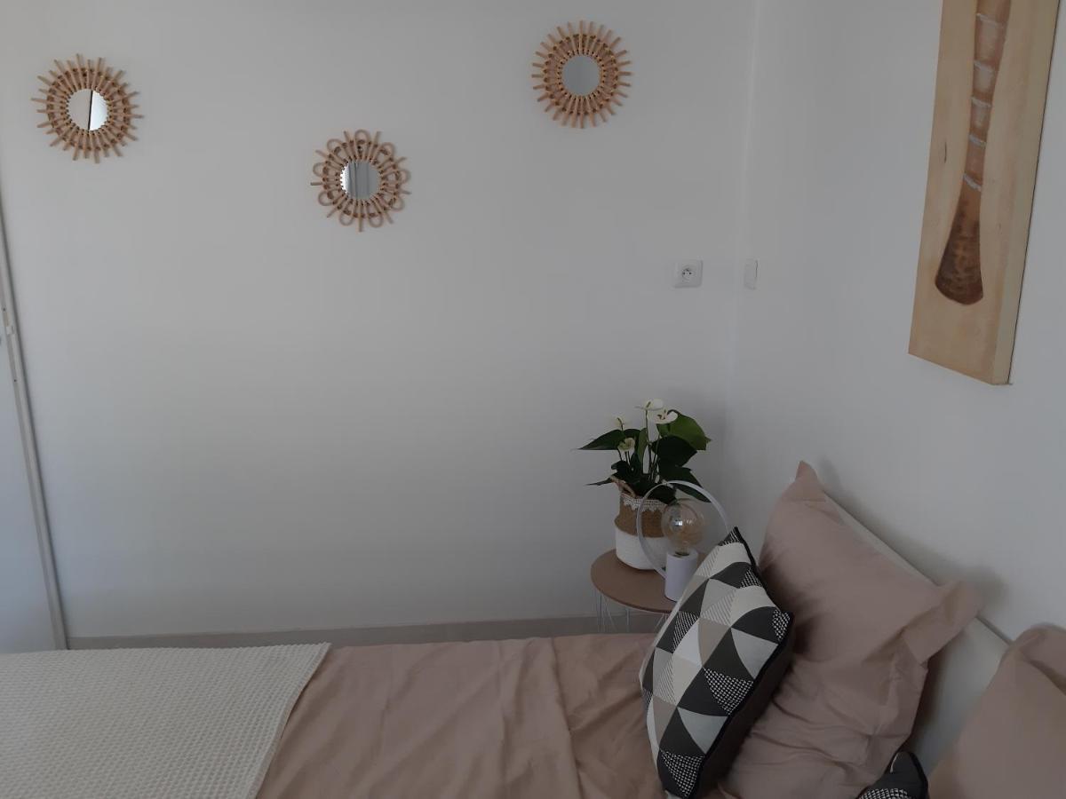 La Casita Serignanaise - Apt T2 - Clim - Jardin Bed and Breakfast Buitenkant foto